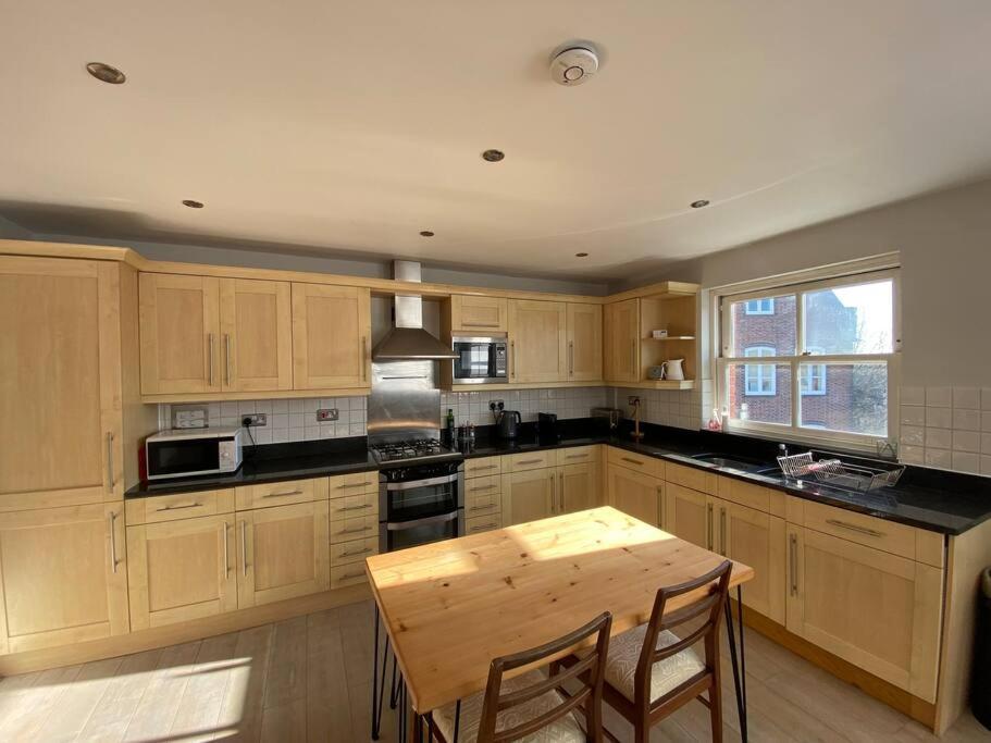The Penthouse, Winchester Esterno foto