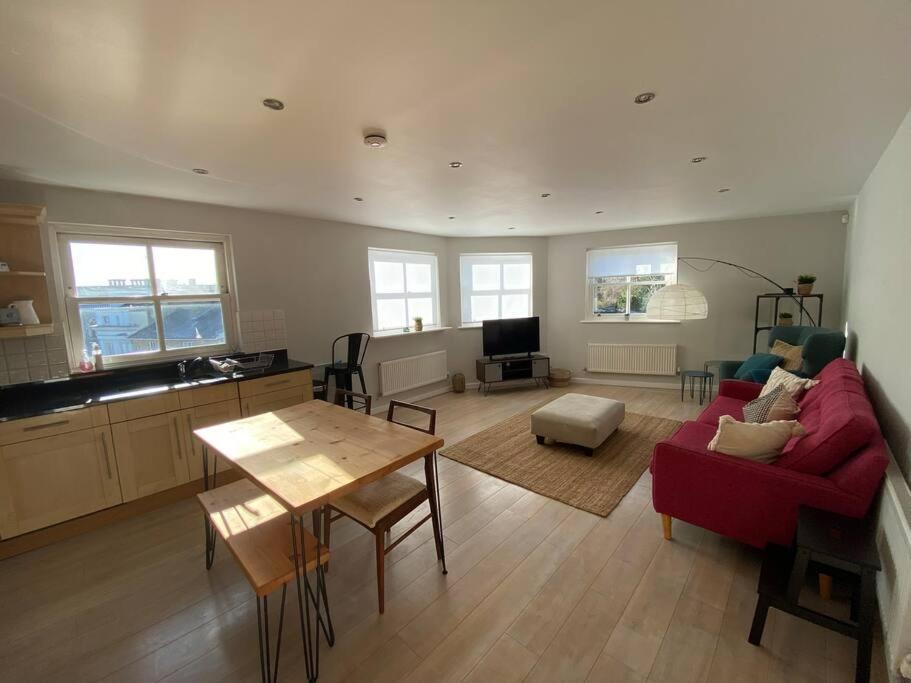 The Penthouse, Winchester Esterno foto