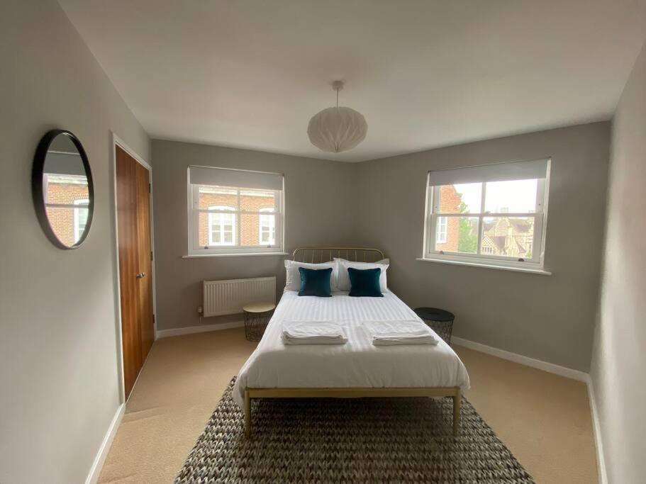 The Penthouse, Winchester Esterno foto