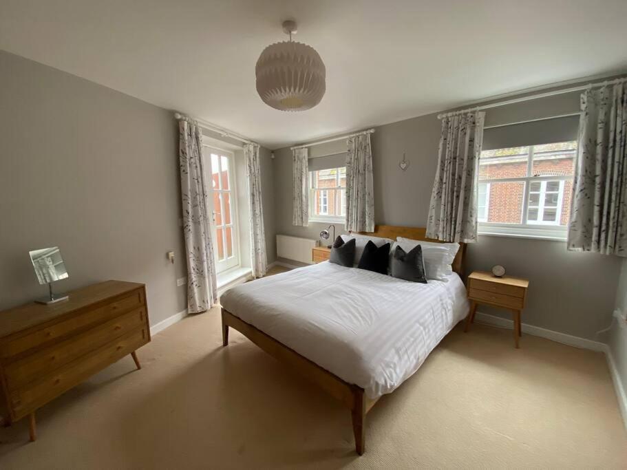 The Penthouse, Winchester Esterno foto